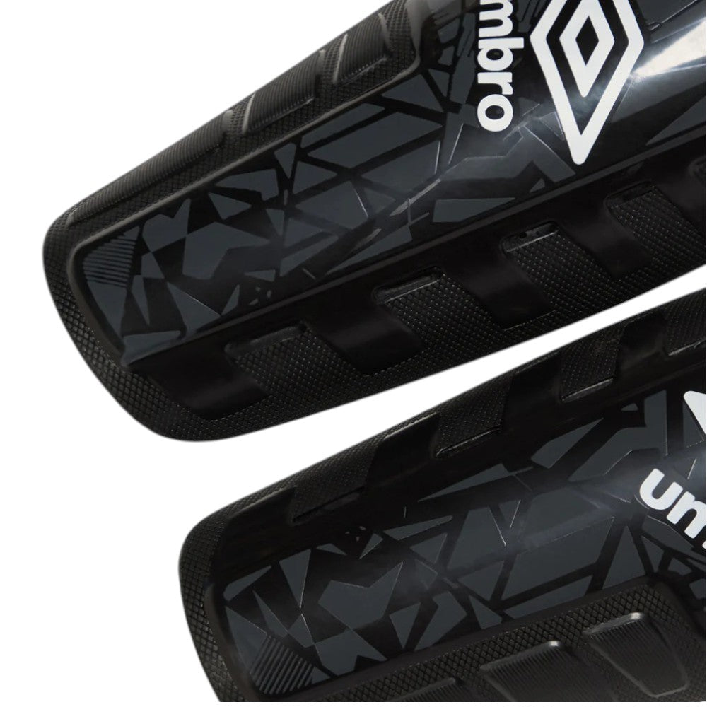 UMBRO espinillera - shinguards Defender Guard/Black - FOR SPORT